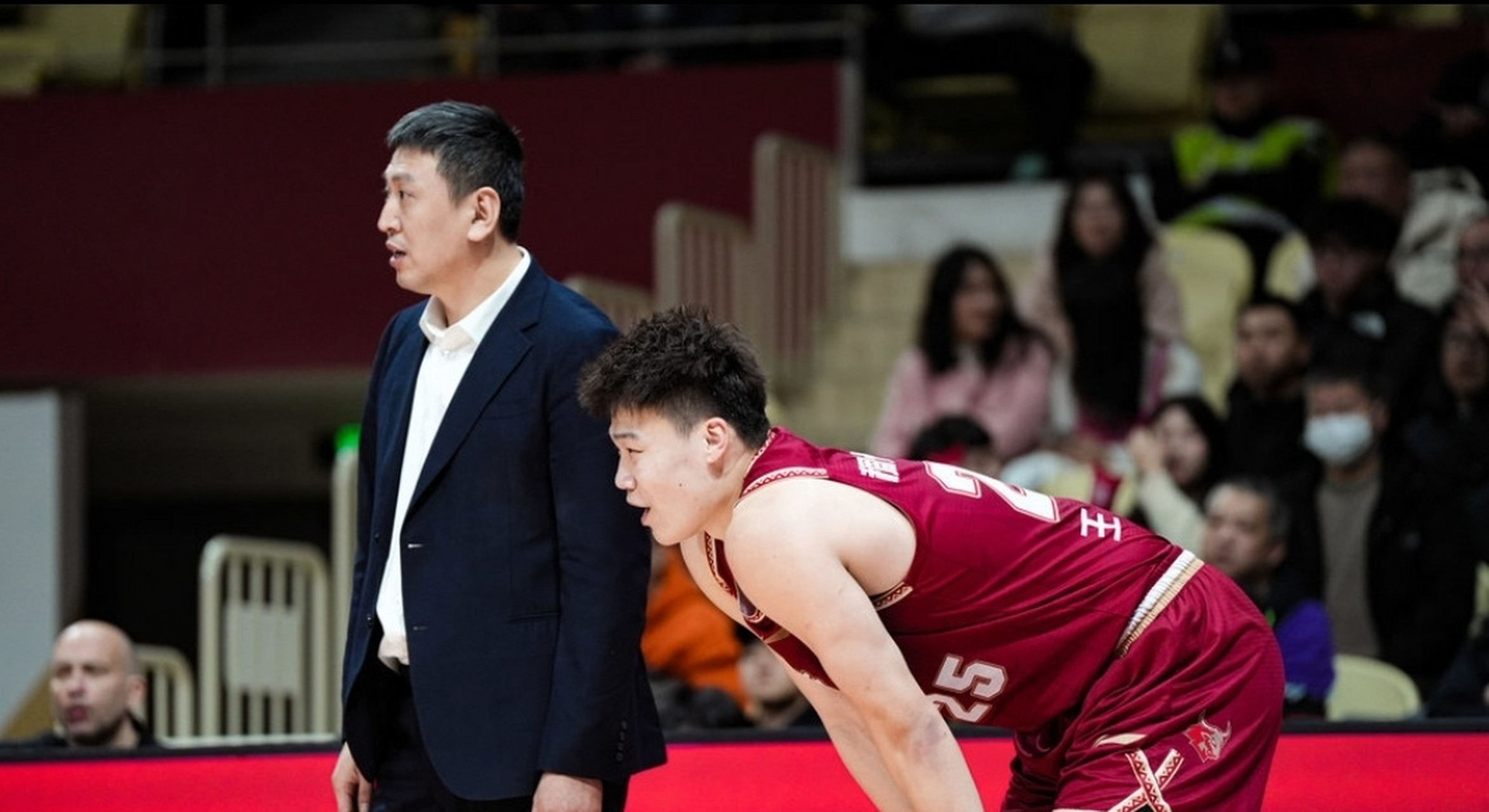 包含浙江稠州发布备战花絮，赛前刷新队史纪录，欧篮联任务艰巨，轮换策略成焦点的词条