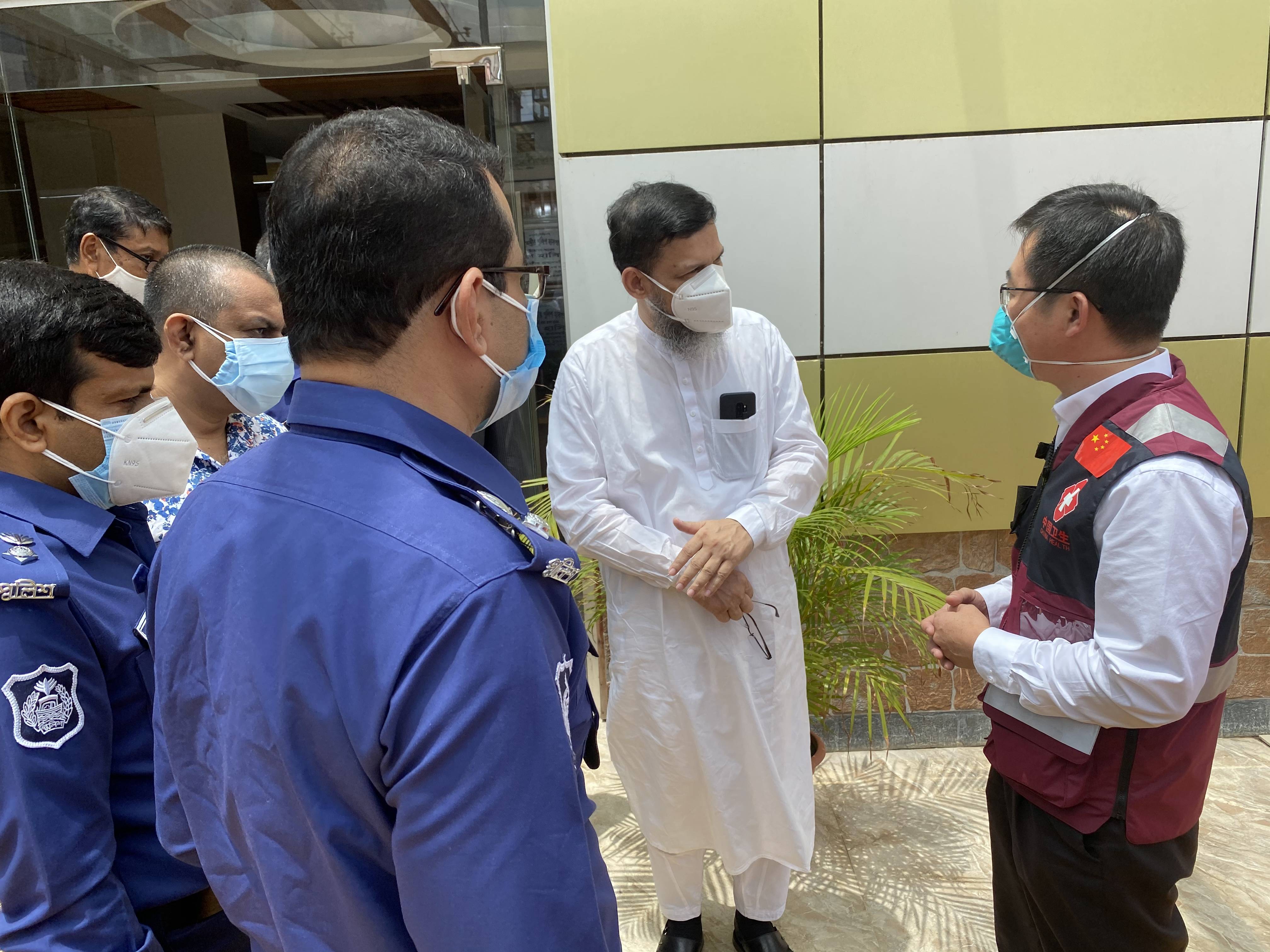 德甲倒计时,瓦伦西亚清晨远射贴柱,细节引发关注,引发热议,医务组通报恢复的简单介绍 德甲倒计时,瓦伦西亚清晨远射贴柱,细节引发关注,引发热议,医务组通报恢复的简单介绍