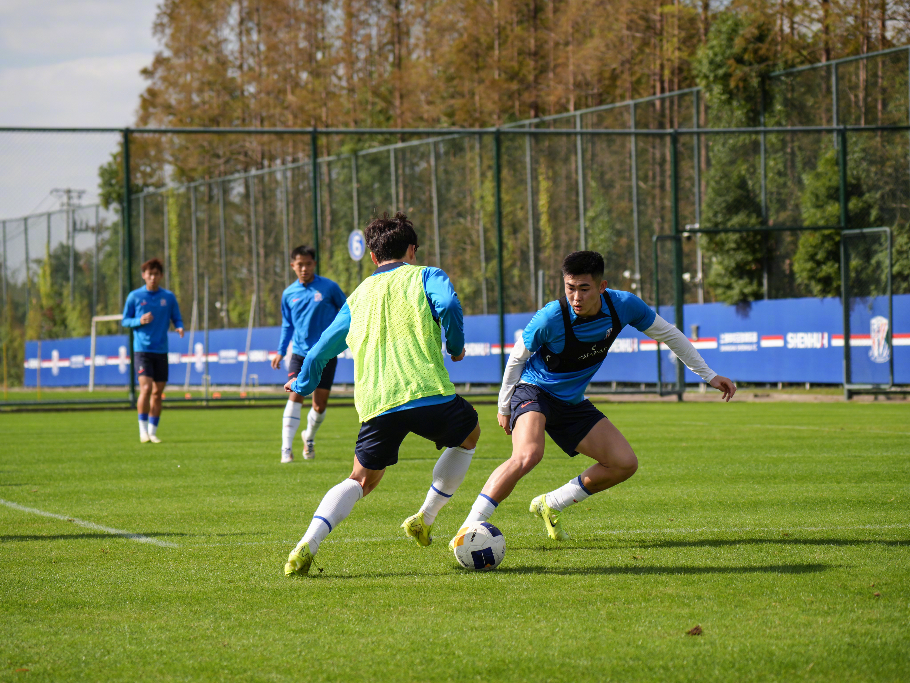 关于转会期体能课后,武汉三镇回应争议备战社区盾,话题不断,赛程密集仍需轮换的信息 关于转会期体能课后,武汉三镇回应争议备战社区盾,话题不断,赛程密集仍需轮换的信息