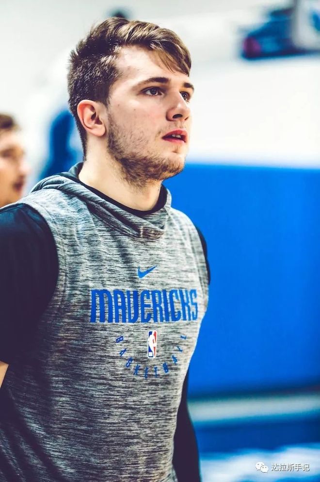 圣安东尼奥马刺训练开放日,窗口期内部沟通引欢呼,全明星赛在即,高层口径保持一致的简单介绍 圣安东尼奥马刺训练开放日,窗口期内部沟通引欢呼,全明星赛在即,高层口径保持一致的简单介绍