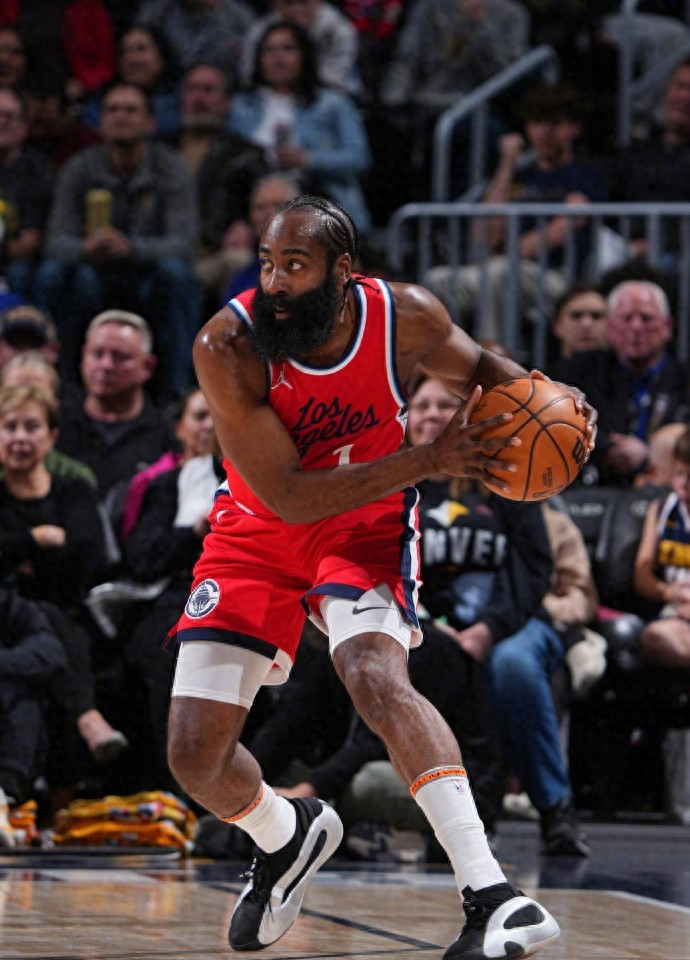 星空体育 China赛前NBA季后赛焦点战，达拉斯独行侠外线爆发，话题不断，控场能力受关注的简单介绍