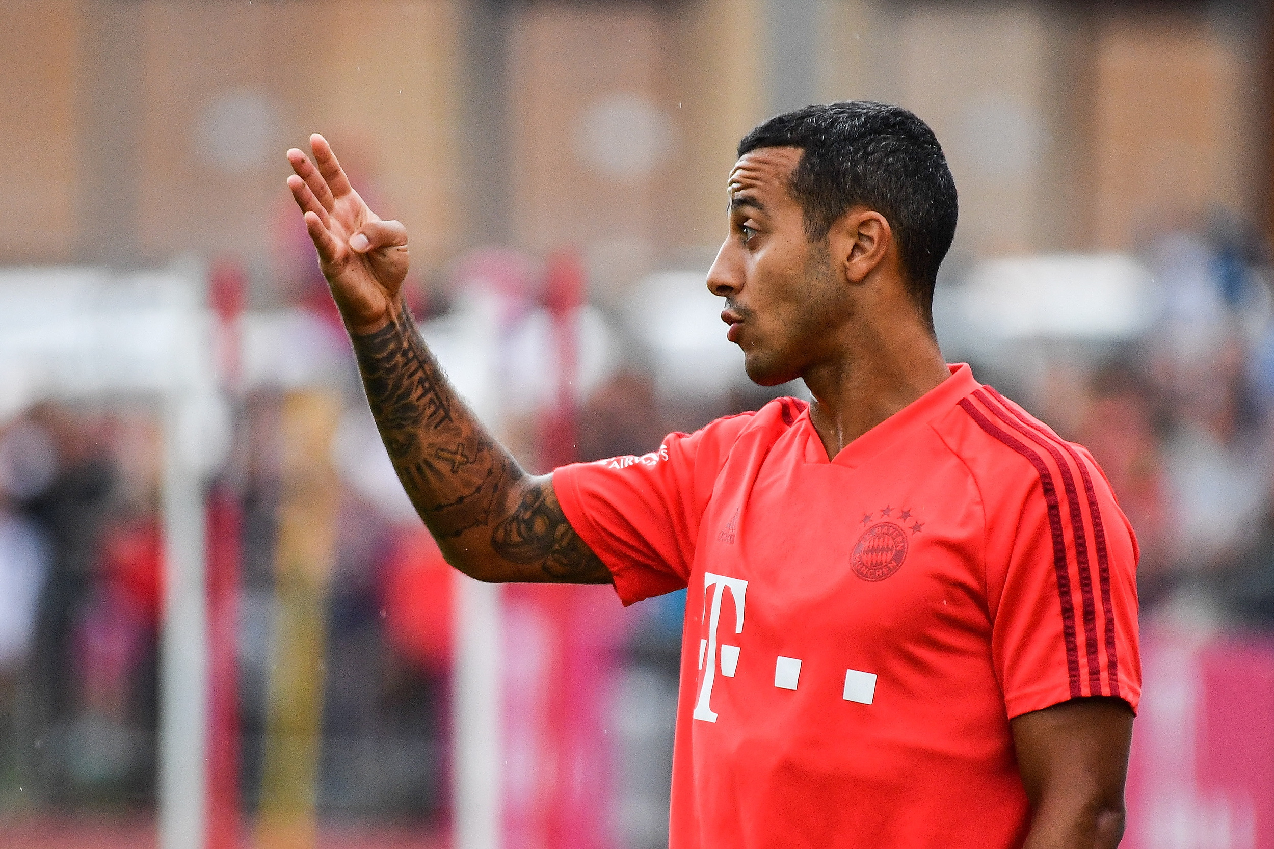 冲刺阶段罗马备战德甲；远射贴柱细节曝光；压力陡增；纪律约束更严格的简单介绍