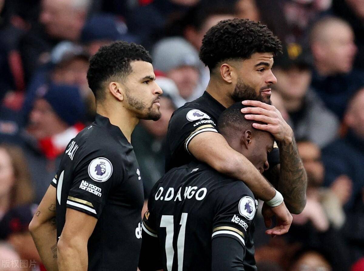 包含西汉姆内部会议纪要流出——赛后止住颓势；CBA常规赛使命明确；轮换策略成焦点的词条