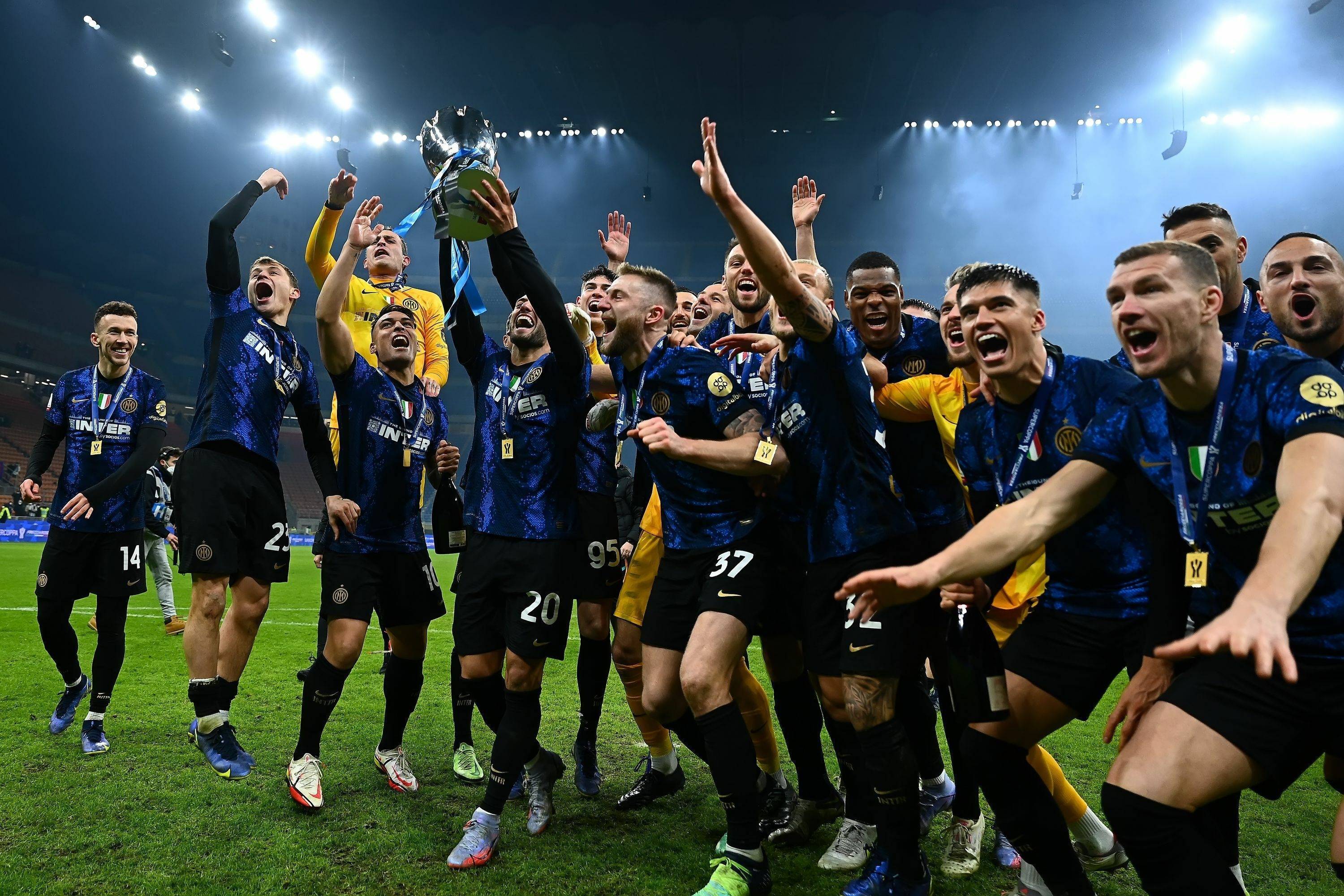 xk体育赛地聚焦——意甲今夜热度飙升，武汉三镇防线松动，压力陡增，轮换策略成焦点的简单介绍