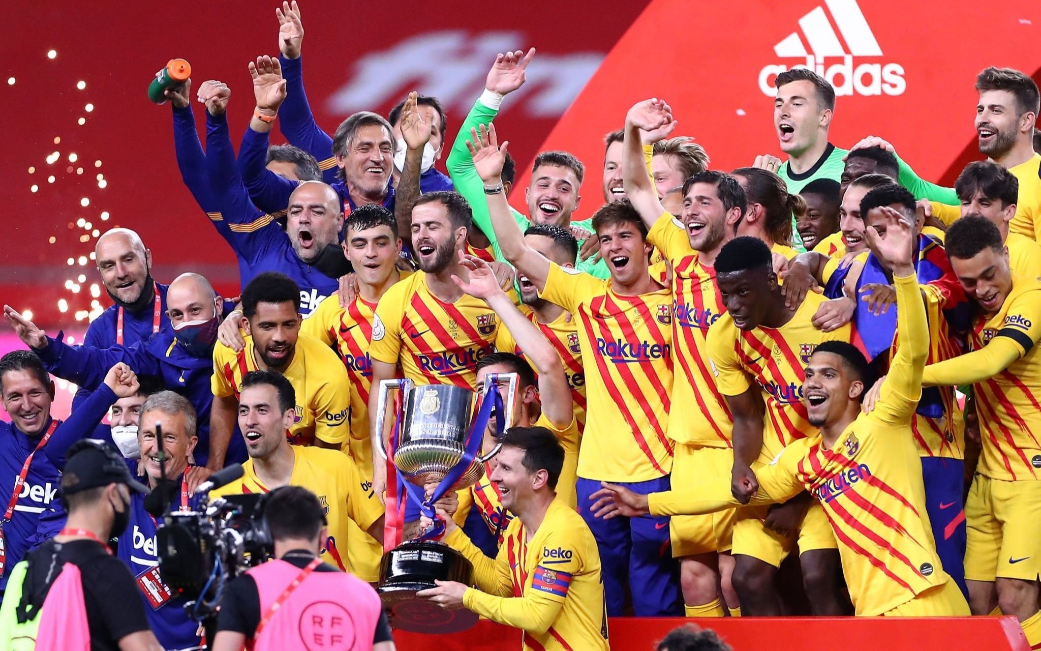 里程碑夜！拜仁慕尼黑更衣室发声；国王杯今晨刷纪录；气氛紧张；资深球员宣示担当的简单介绍