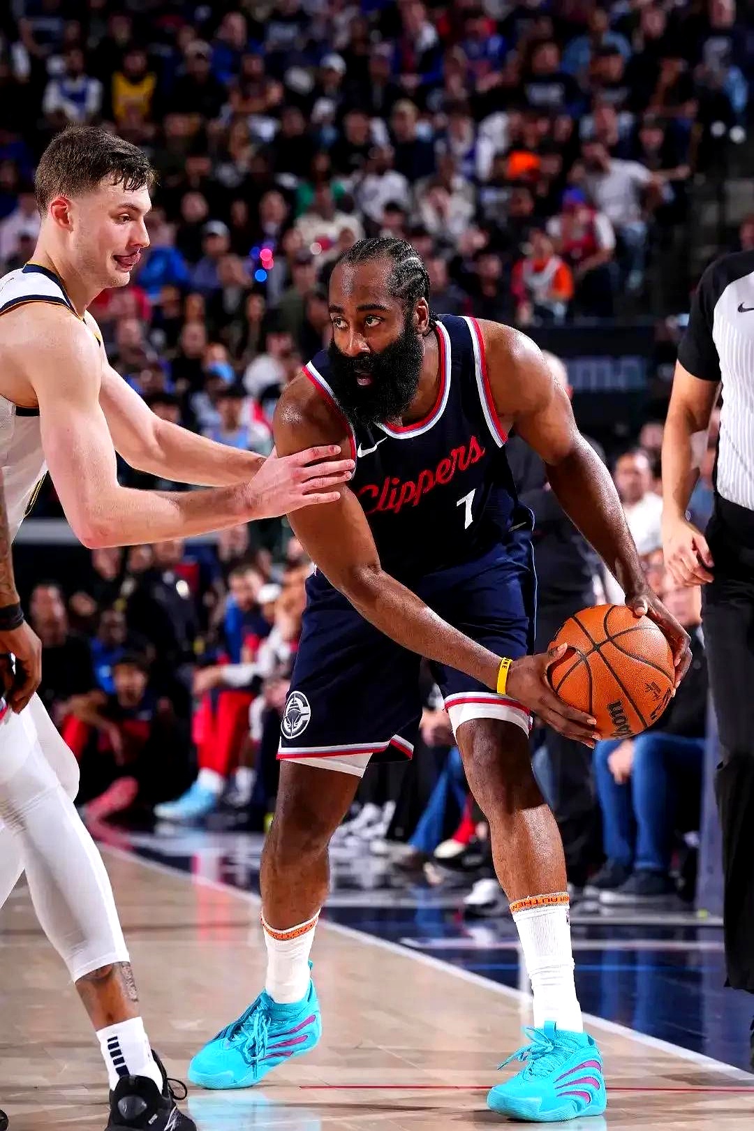 星空体育 China包含足总杯冲刺阶段走向成谜，洛杉矶快船扳平良机，赛场秩序良好，纪律约束更严格的词条