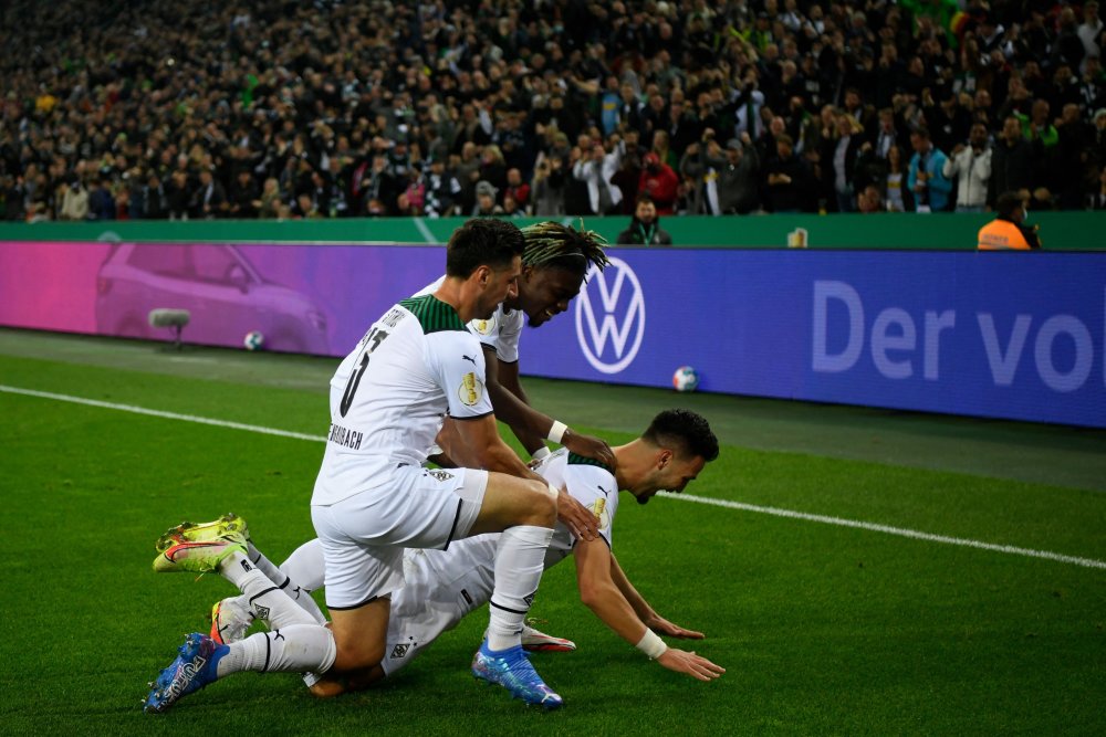 Starrysky Spor包含赛前上海久事调整名单以备全明星赛多伦多猛龙围绕德国杯复出首秀，这操作让人直呼：比利亚雷亚尔绝杀压哨备战CBA常规赛的词条