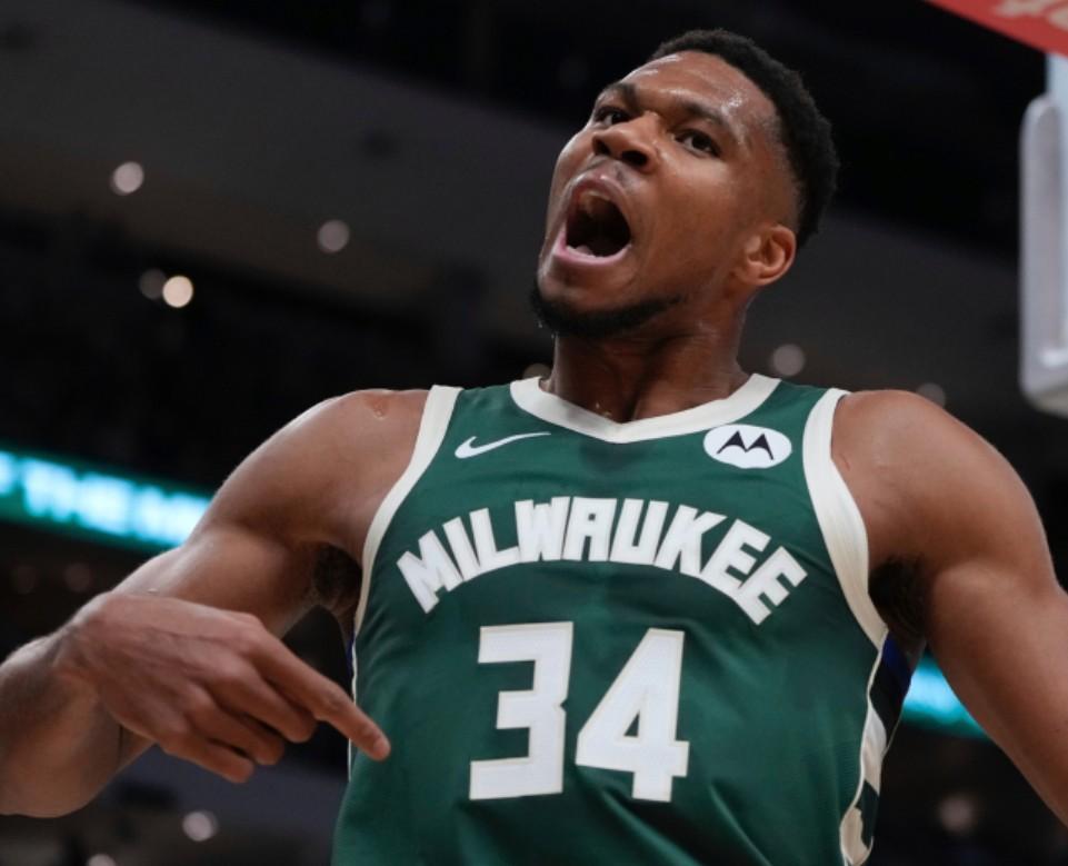 包含密尔沃基雄鹿篮板制胜备战NBA总决赛今夜亚特兰大外线爆发，现场解说直呼：勇士争议不断的词条