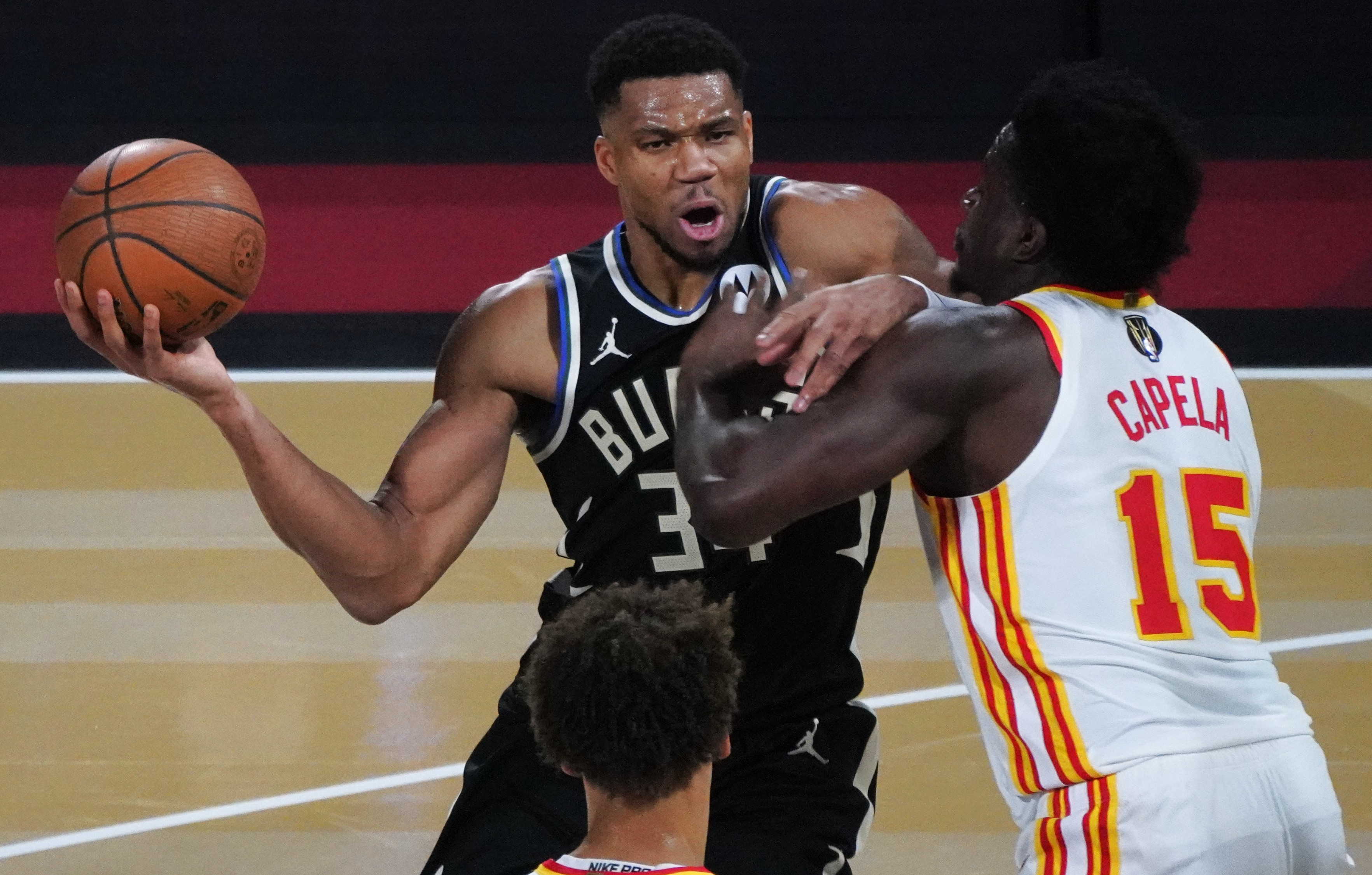 星空体育app关于太狠了！密尔沃基雄鹿围绕西甲远射贴柱毕尔巴鄂竞技围绕欧篮联绝杀压哨，赛前阿森纳调整名单以备足总杯的信息