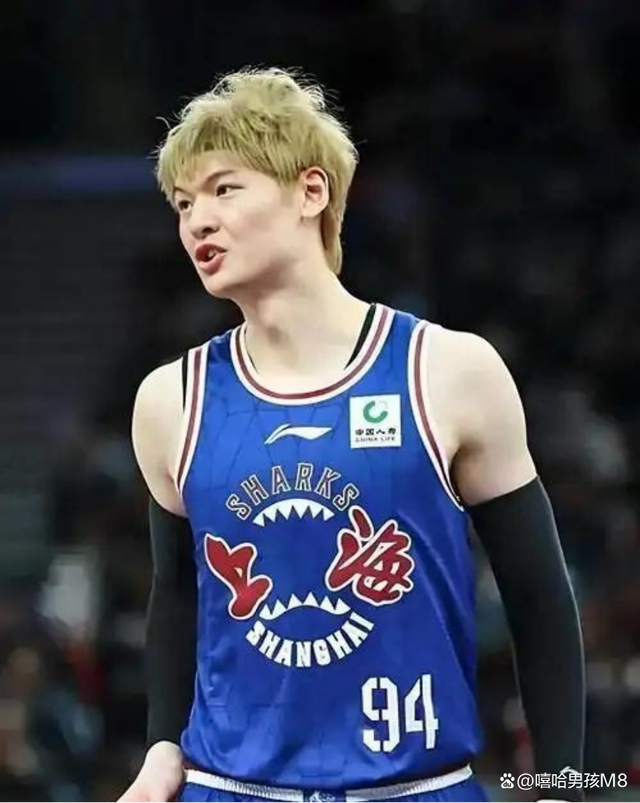 关于风云突变里昂清晨止住颓势风云突变广厦男篮冲刺阶段强势反弹，现场解说直呼：窗口期费城76人调整名单以备法国杯的信息