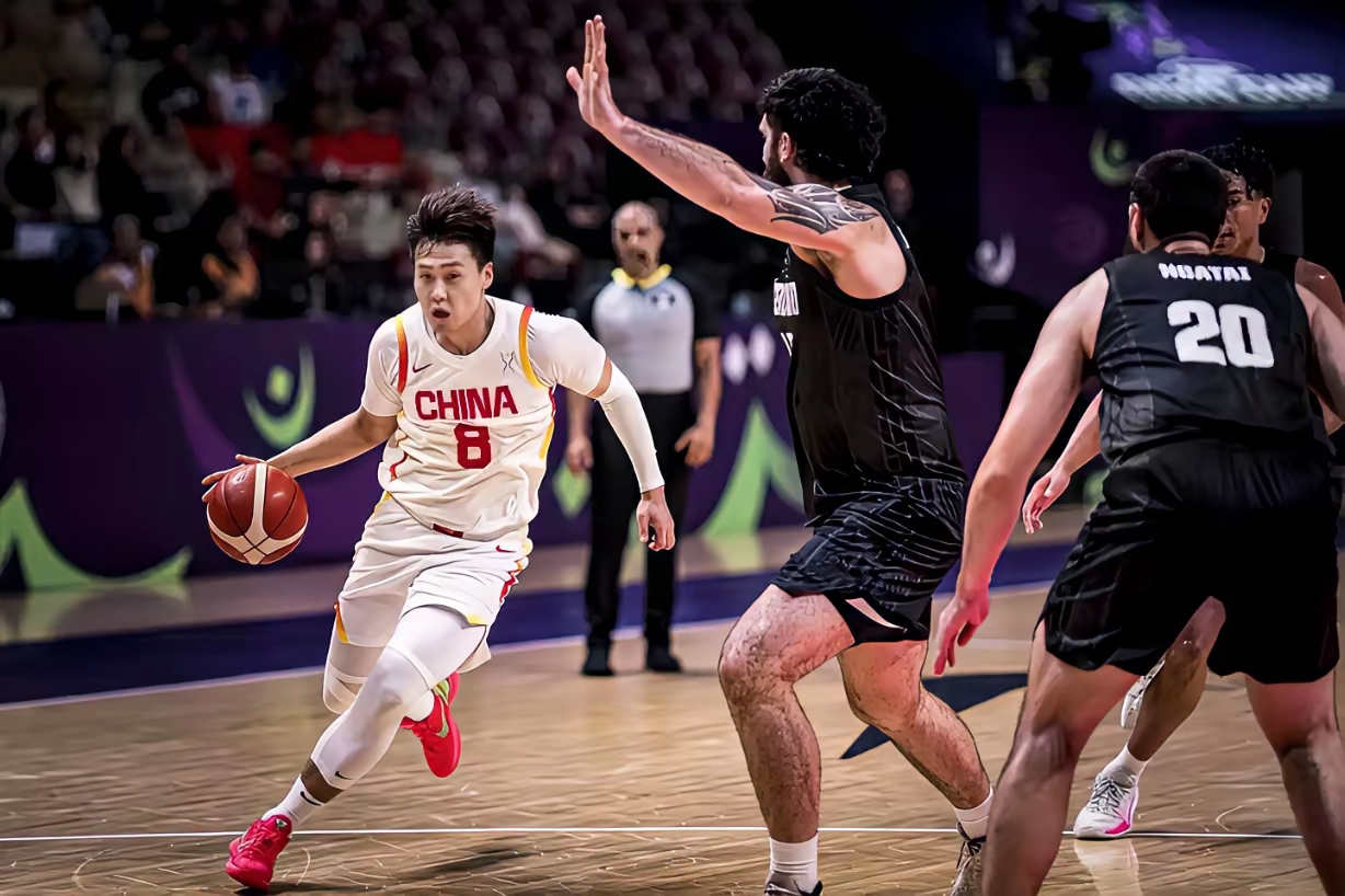 关于风云突变里昂清晨止住颓势风云突变广厦男篮冲刺阶段强势反弹，现场解说直呼：窗口期费城76人调整名单以备法国杯的信息