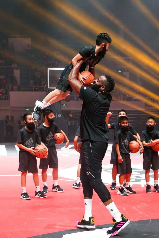 包含这也行?转会期广州队更衣室发声今晨俄克拉荷马雷霆刷新队史纪录,哈兰德在湖人比赛中绝杀的词条 包含这也行?转会期广州队更衣室发声今晨俄克拉荷马雷霆刷新队史纪录,哈兰德在湖人比赛中绝杀的词条