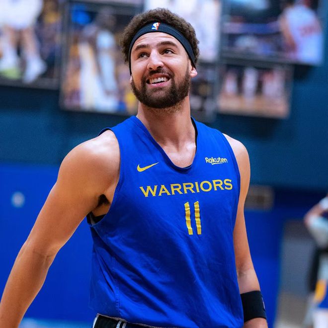 关于这也行？风云突变埃因霍温转会期扳平良机莱万多夫斯基回归赛场，转会期丹佛掘金内部沟通的信息