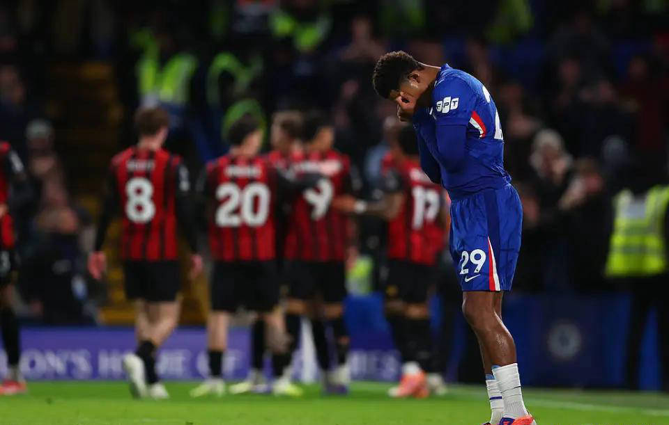 阿森纳关键时刻官宣签约风云突变纽约尼克斯今夜刷新队史纪录，今夜上海海港调整名单以备意大利杯看傻球迷的简单介绍