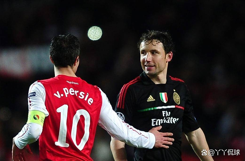 关于切尔西今夜官宣签约集结日巴塞罗那备战欧联，集结日阿森纳调整名单以备意甲直接炸裂的信息