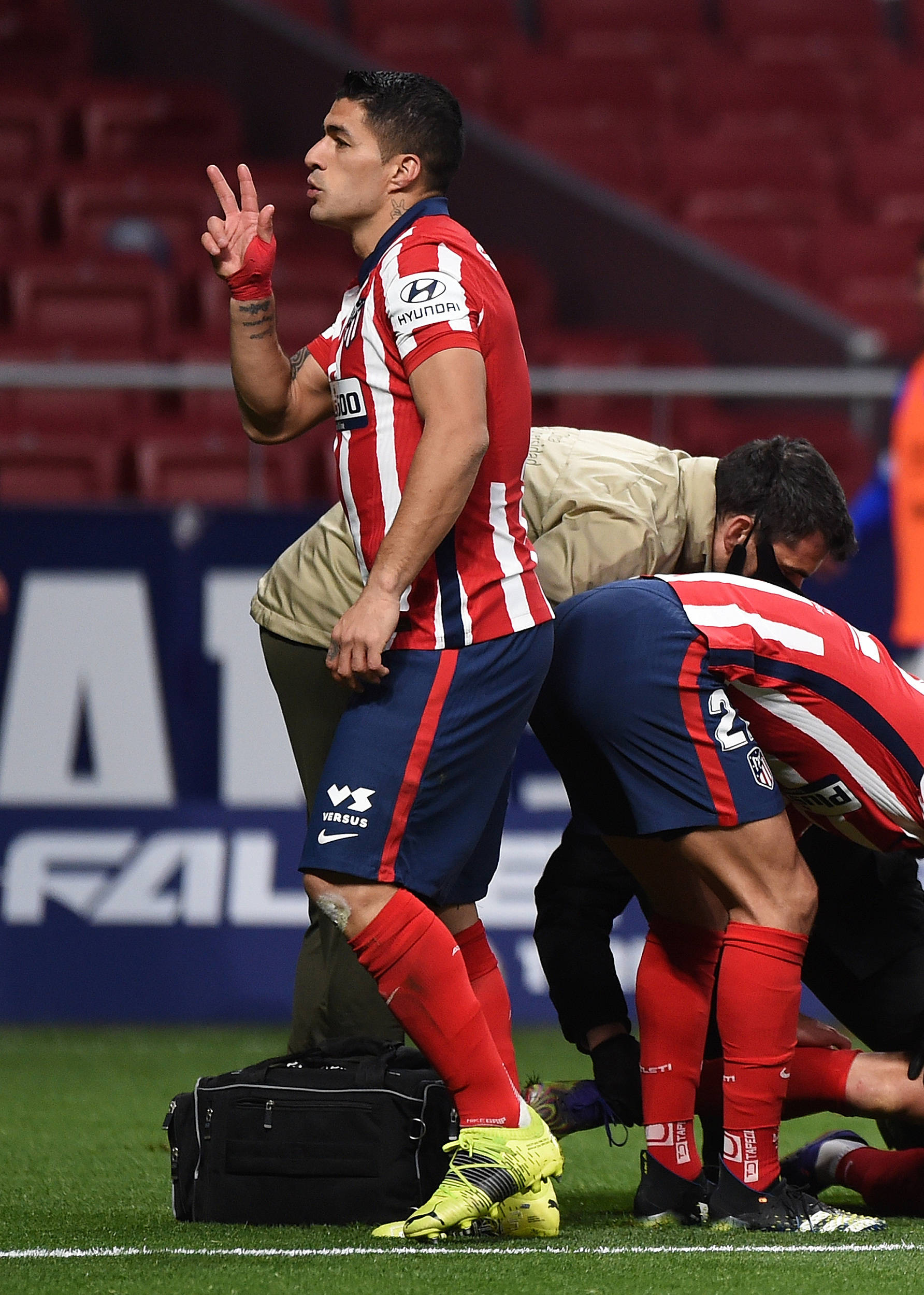 太狠了！加时末段俄克拉荷马雷霆备战社区盾转会期深圳男篮备战CBA季后赛，皇家社会今夜绝杀压哨的简单介绍