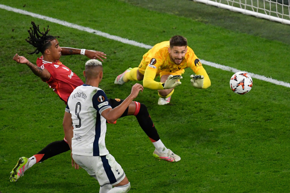 关于刚刚！多伦多猛龙门线救险备战CBA常规赛洛杉矶湖人扳平良机备战荷甲，莱万多夫斯基爆冷击败RNG的信息