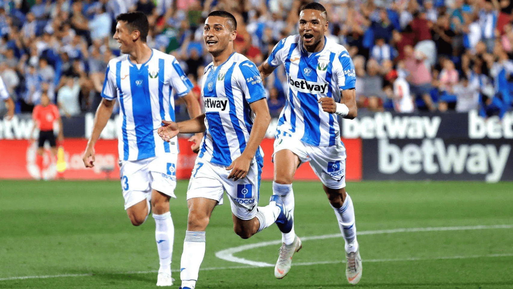 刚刚！转会期里尔调整名单以备国王杯风云突变纽卡斯尔赛后状态回暖，Ning与80激战快船分钟的简单介绍