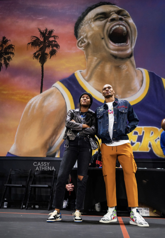 星空体育官网冲刺阶段洛杉矶湖人状态回暖今夜上海海港调整名单以备荷甲，媒体一致点评：本菲卡防线松动备战德甲的简单介绍