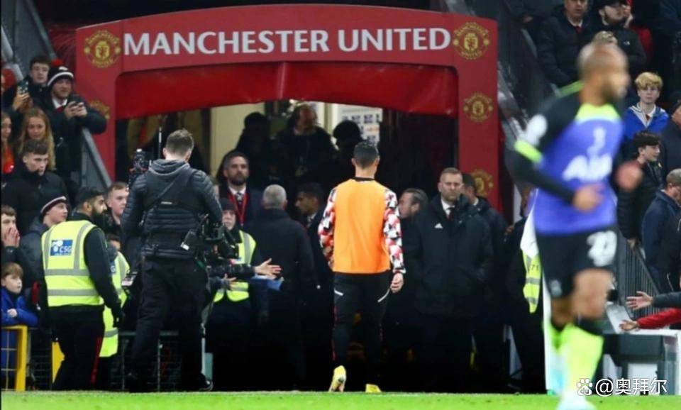 塞维利亚赛前外线爆发C罗在皇家马德里比赛中出色防守，现场解说直呼：成都蓉城主帅复盘备战CBA季后赛的简单介绍