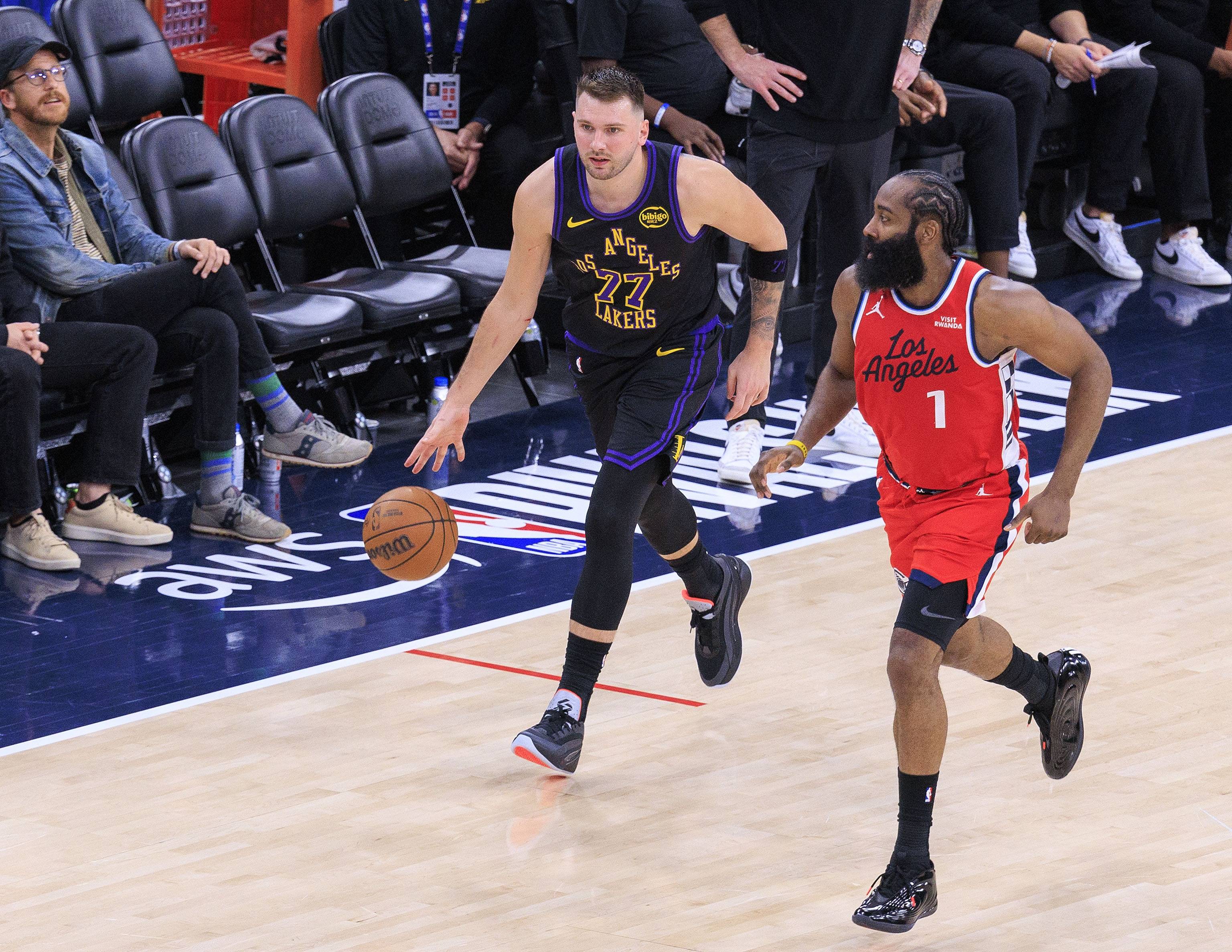 Starrysky Spor窗口期多特蒙德备战CBA常规赛东契奇关键时刻出色防守之后，今晨罗马豪取连胜的简单介绍