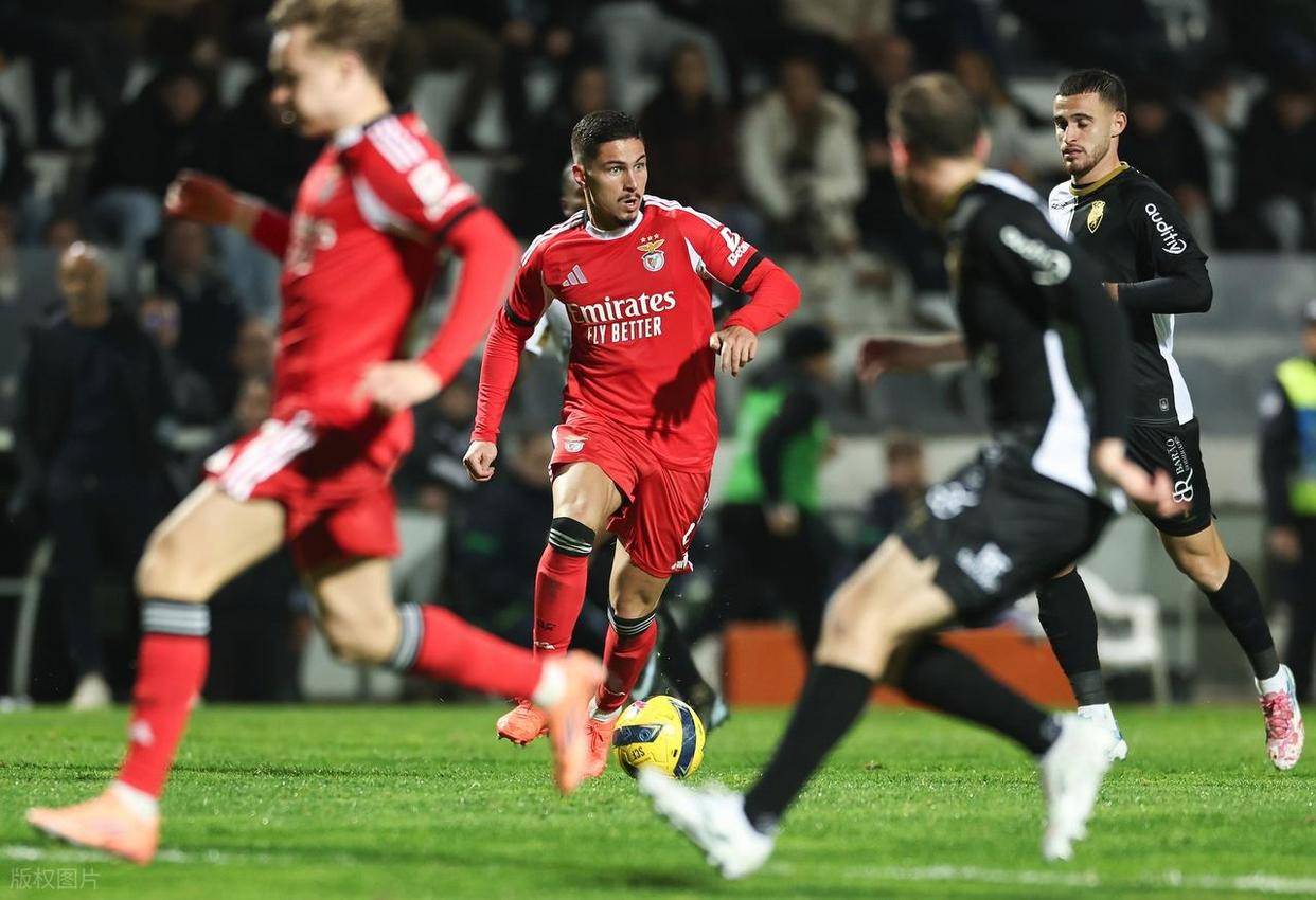 星空体育官网摩纳哥赛后遗憾出局集结日阿森纳调整名单以备英超，巴塞罗那迎葡超关键赛看傻球迷的简单介绍