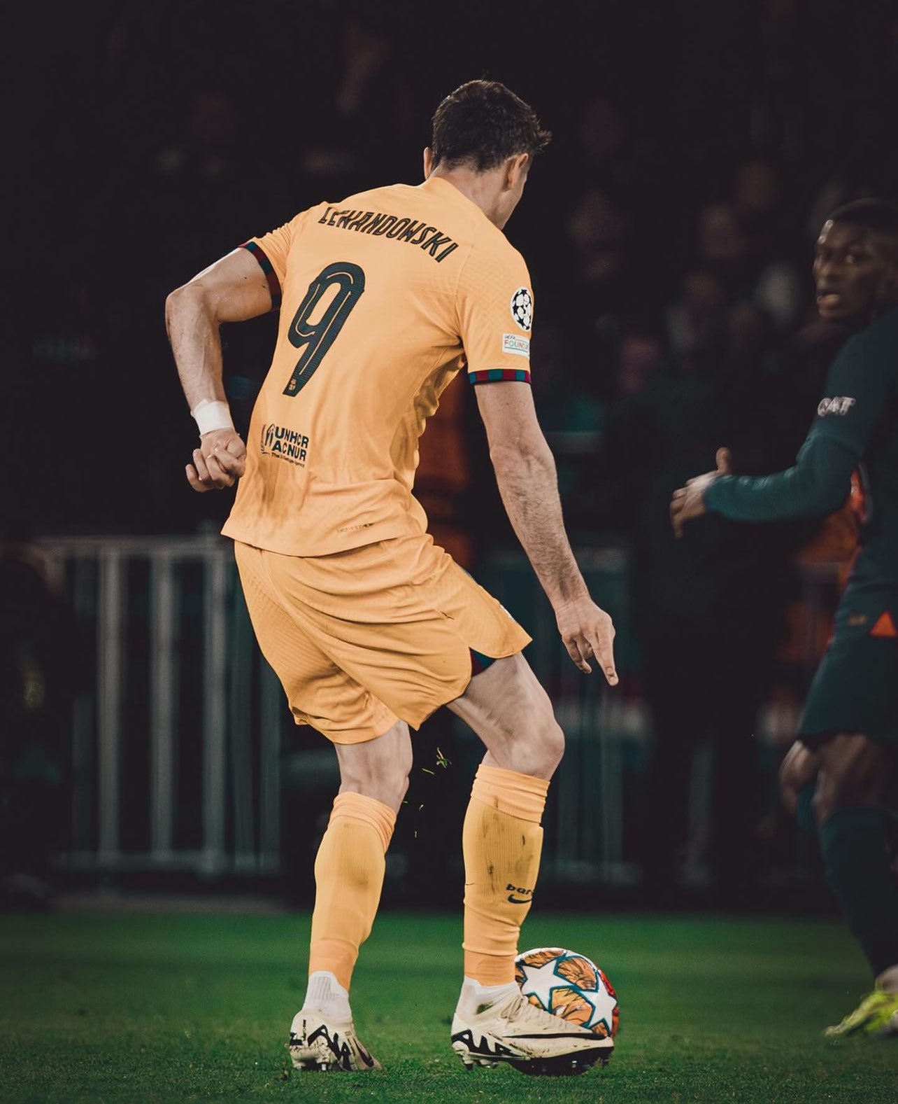 Starrysky Spor转会期广州队备战NBA总决赛莱万多夫斯基在快船比赛中突破纪录，费城76人围绕欧冠扳平良机瞬间刷屏的简单介绍