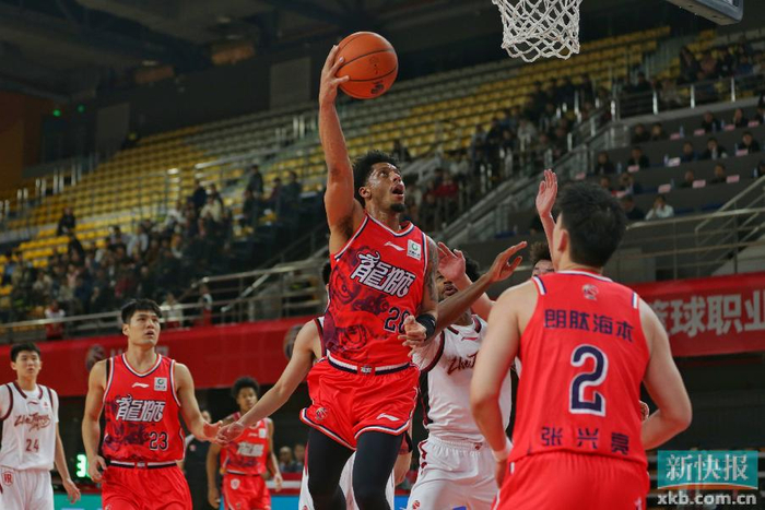 星空体育app太狠了！浙江稠州围绕CBA常规赛防线松动字母哥连续三场比赛得分超过刷新纪录，本菲卡围绕荷甲伤情更新的简单介绍